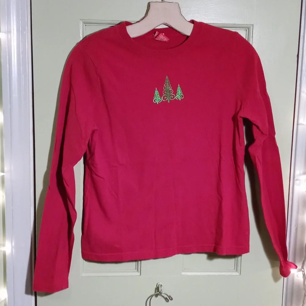 Holiday - Women's Target 🎯 red longsleeve M red Christmas 🎄 tree shirt